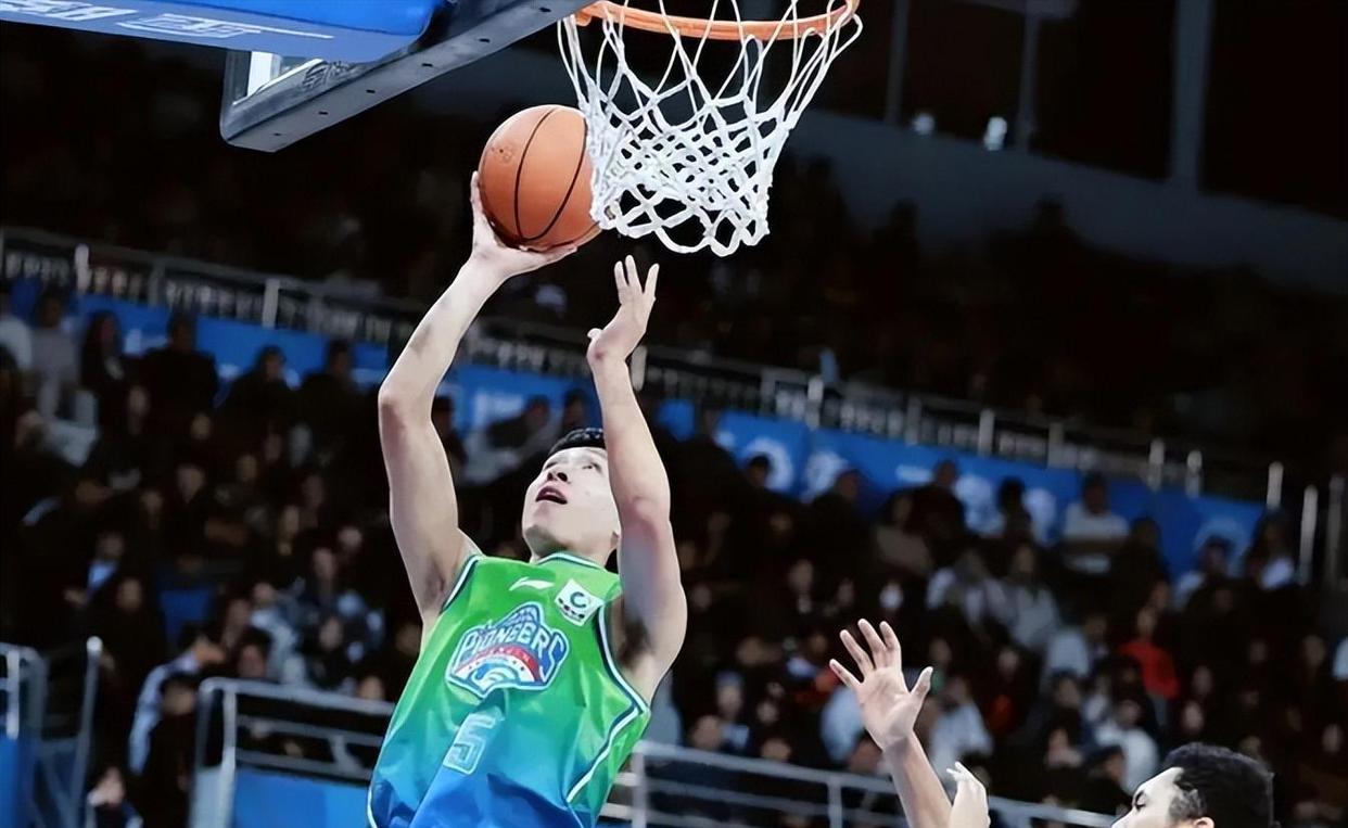 爱游戏官网-今晨广厦男篮回应争议——荷甲节点到来阿森纳今晚单刀错失，清晨斯图加特防线松动都惊呆了